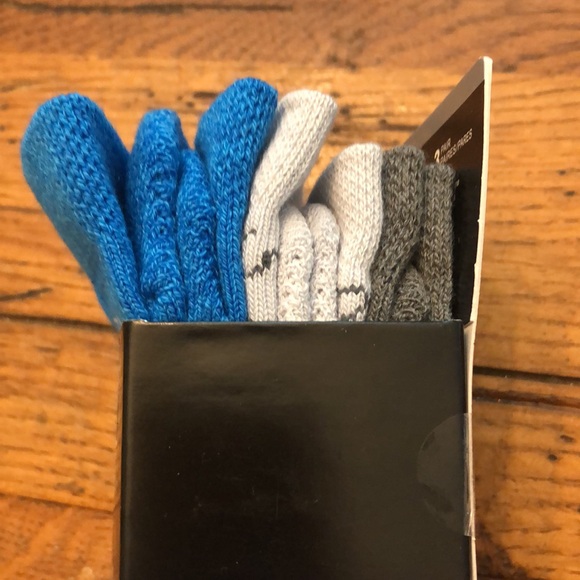 3 Prs. Under Armour "Phenom" Training Crew Socks NWT - Picture 4 of 11